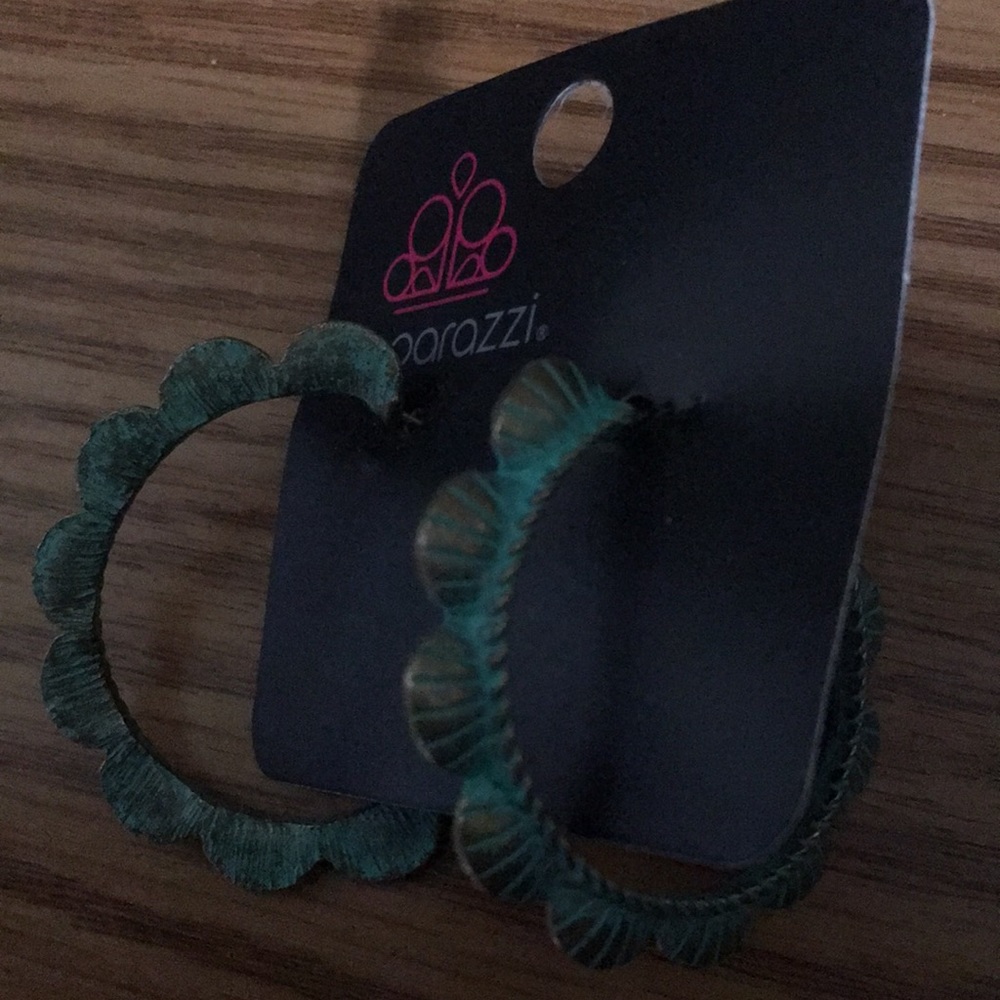Paparazzi post earrings